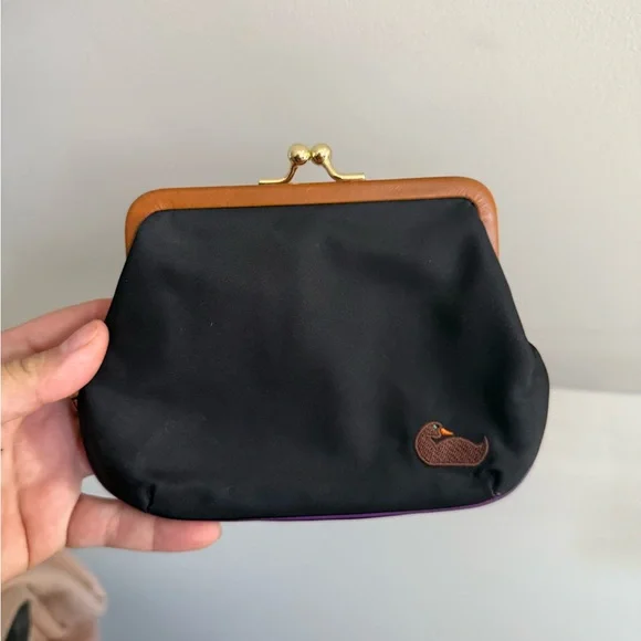 Dooney & Bourke Kisslock Nylon Black and Brown Clasp Coin Purse Purple Trim - Picture 1 of 9
